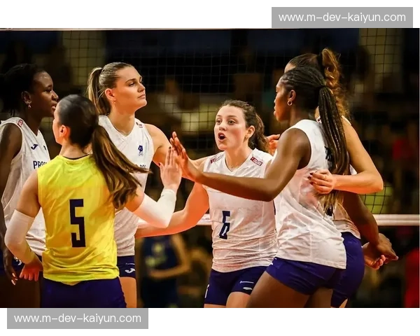 绝地反击的史诗:里约之巅,那场让世界屏息的中荷女排生死战 绝地反击的史诗:里约之巅,那场让世界屏息的中荷女排生死战